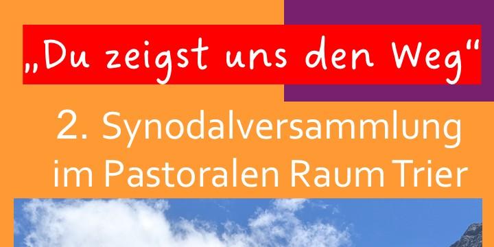 ein Wegweiser aus Holz zeigt mit der Spitze in den Himmel, an dem sich leichte Wolken zeigen (c) Vera Schulz ein Wegweiser aus Holz zeigt mit der Spitze in den Himmel, an dem sich leichte Wolken zeigen
