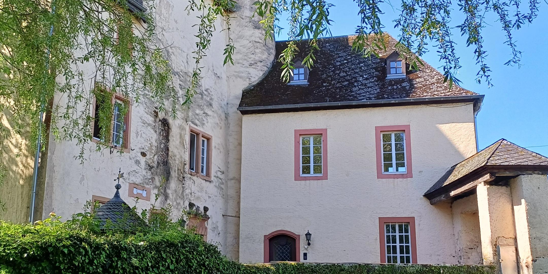 Blick auf den Anbau der Irscher Burg