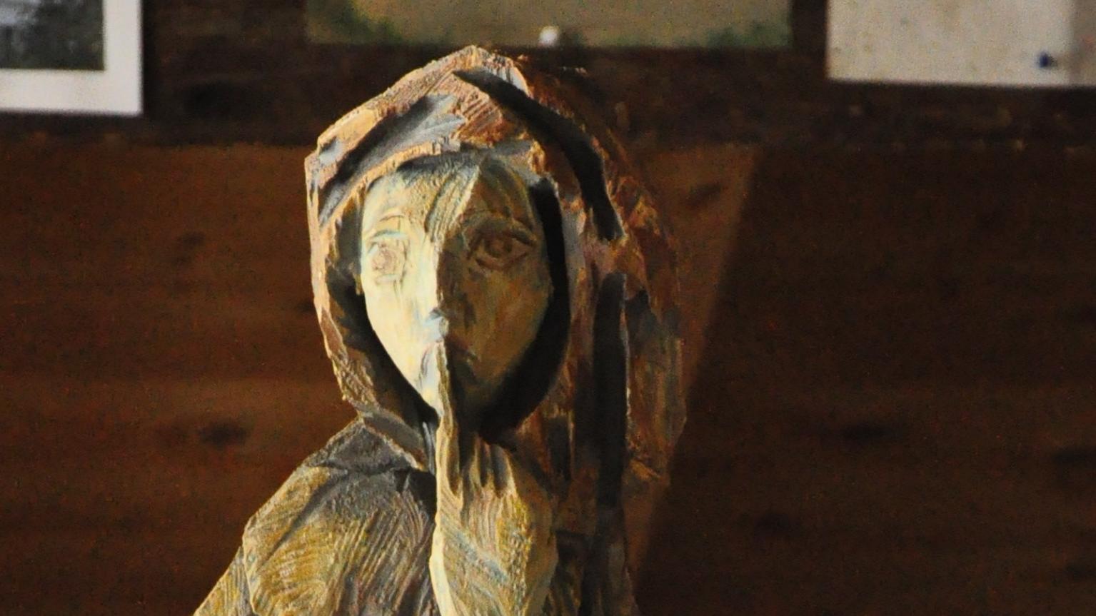 geschnitzte Holzfigur der Heiligen Anna