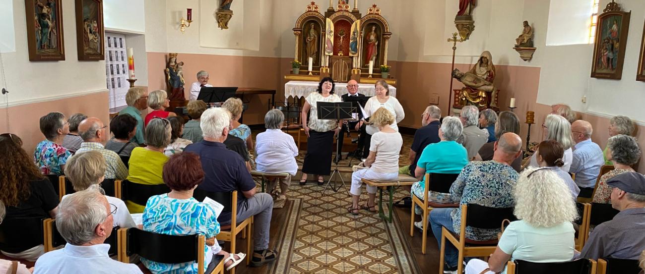 Das Foto zeigt einen Eindruck des Klezmer-Konzerts der Gruppe 'Freylechs“ in der Filscher Kapelle vom 13. Juli 2025